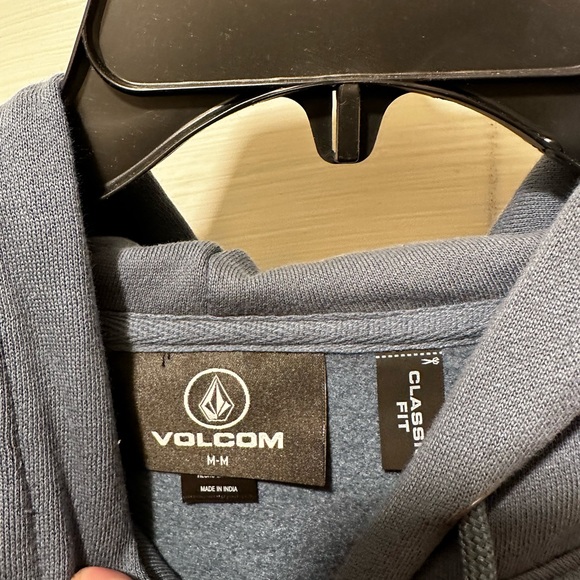 Volcom hoodie - Picture 2 of 3